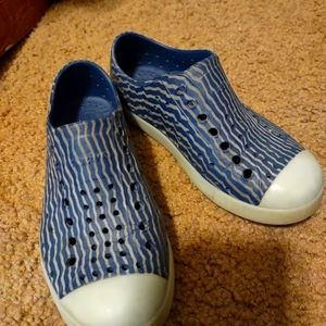 Native Jeffersons size 12c blue and grey